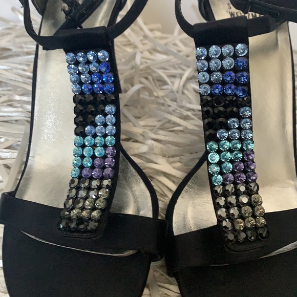 SOLD❌Stuart Weitzman Heels - Picture 2 of 13